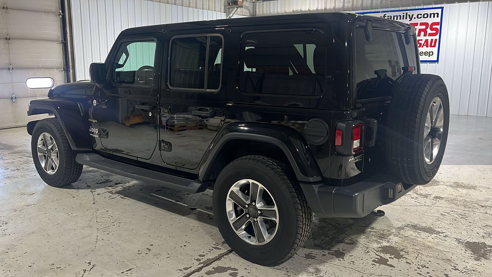 2019 Jeep Wrangler Unlimited Sahara 3