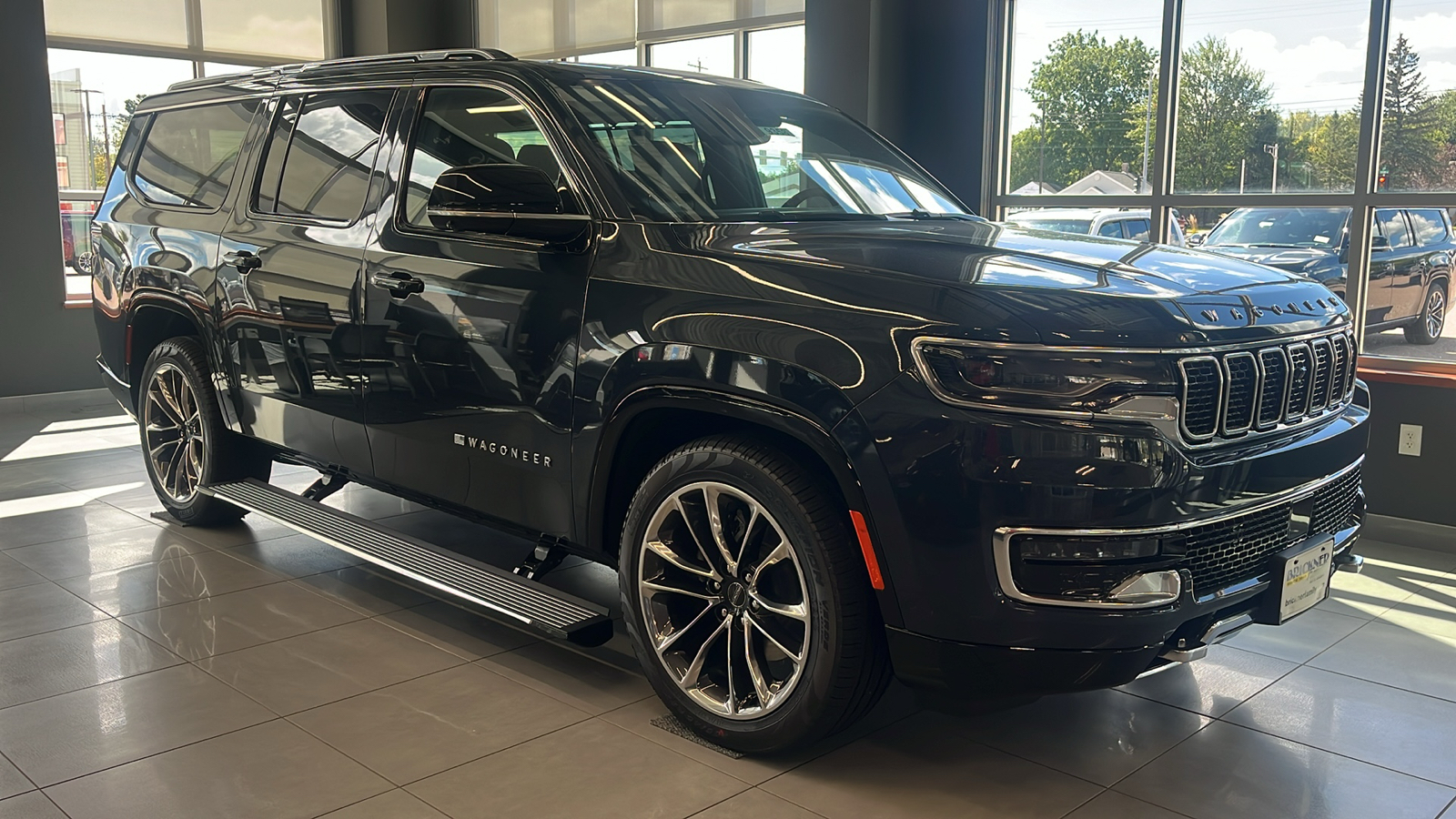 2024 Jeep Wagoneer L Series III 6