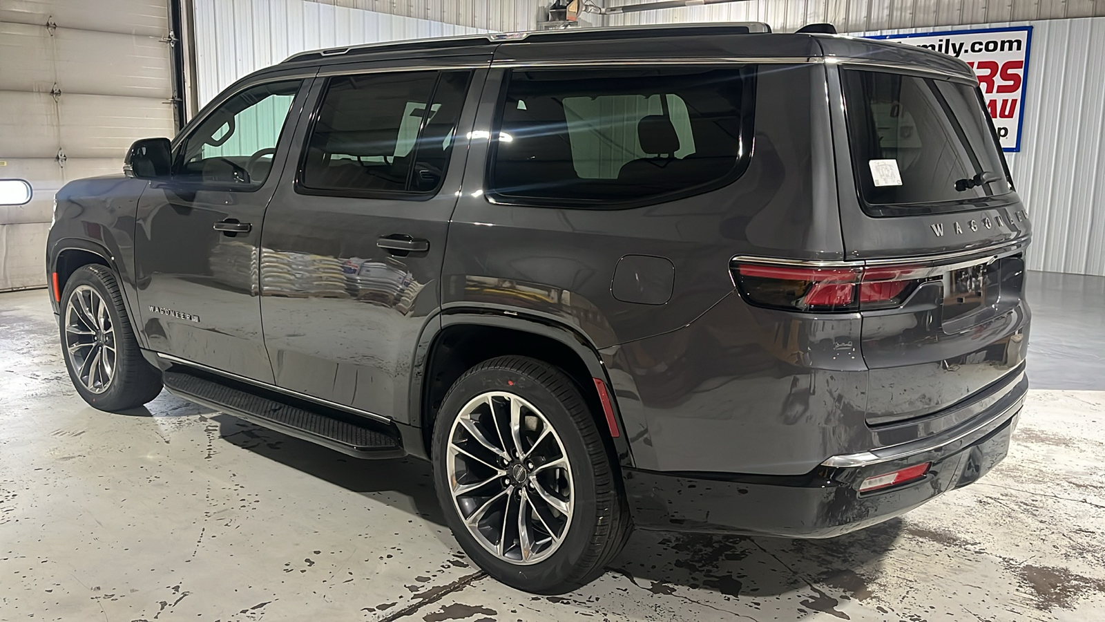 2024 Jeep Wagoneer Series II 3