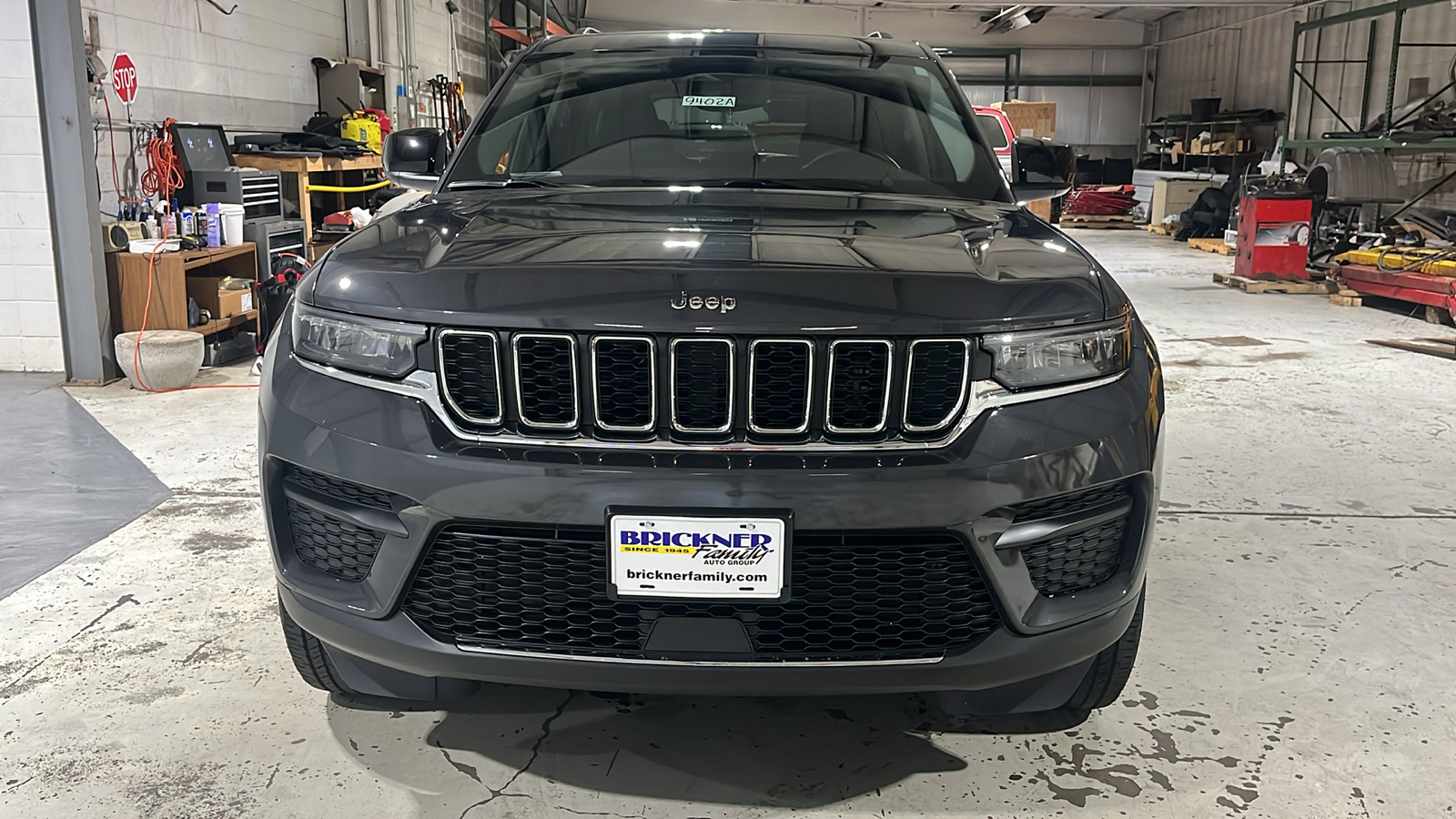 2022 Jeep Grand Cherokee Laredo 8