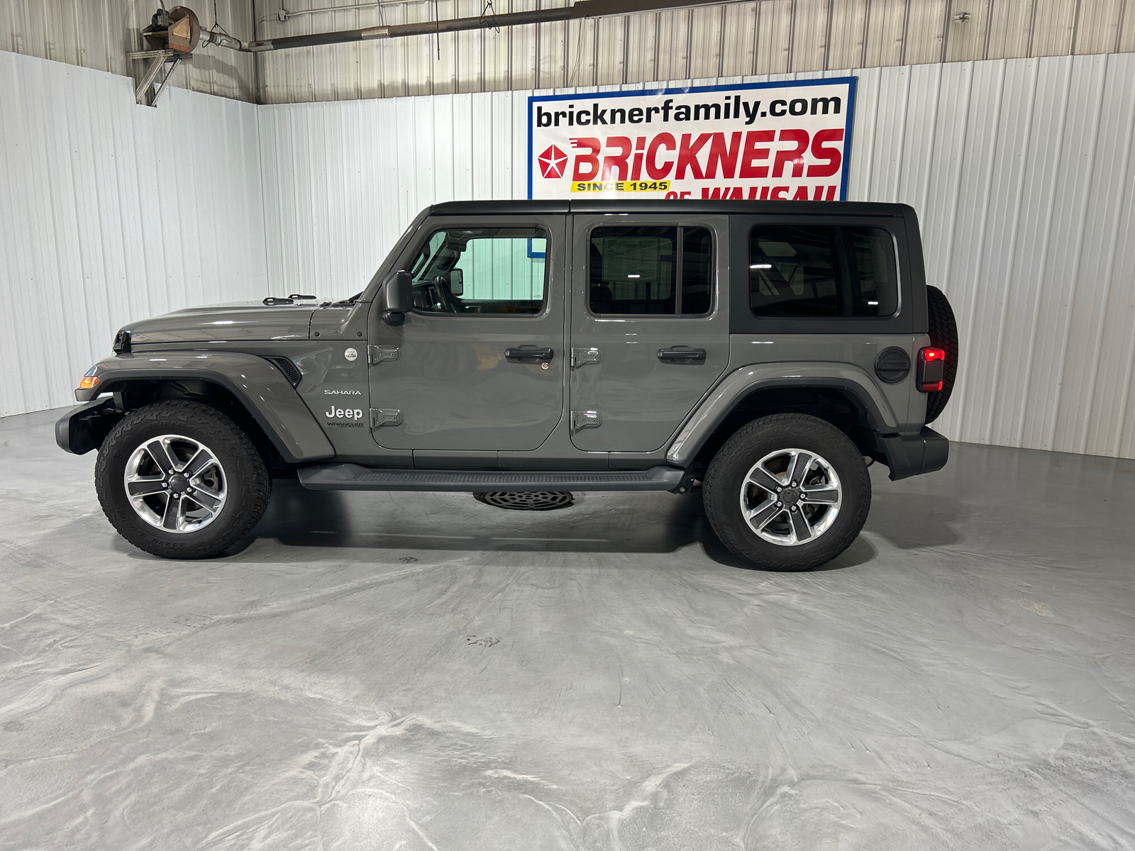 2019 Jeep Wrangler Sahara 2