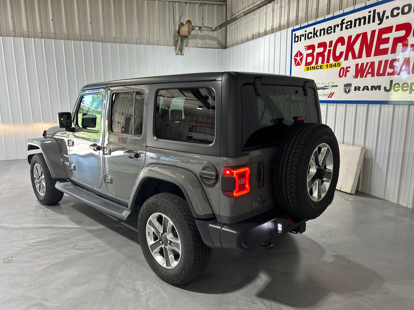 2019 Jeep Wrangler Sahara 3