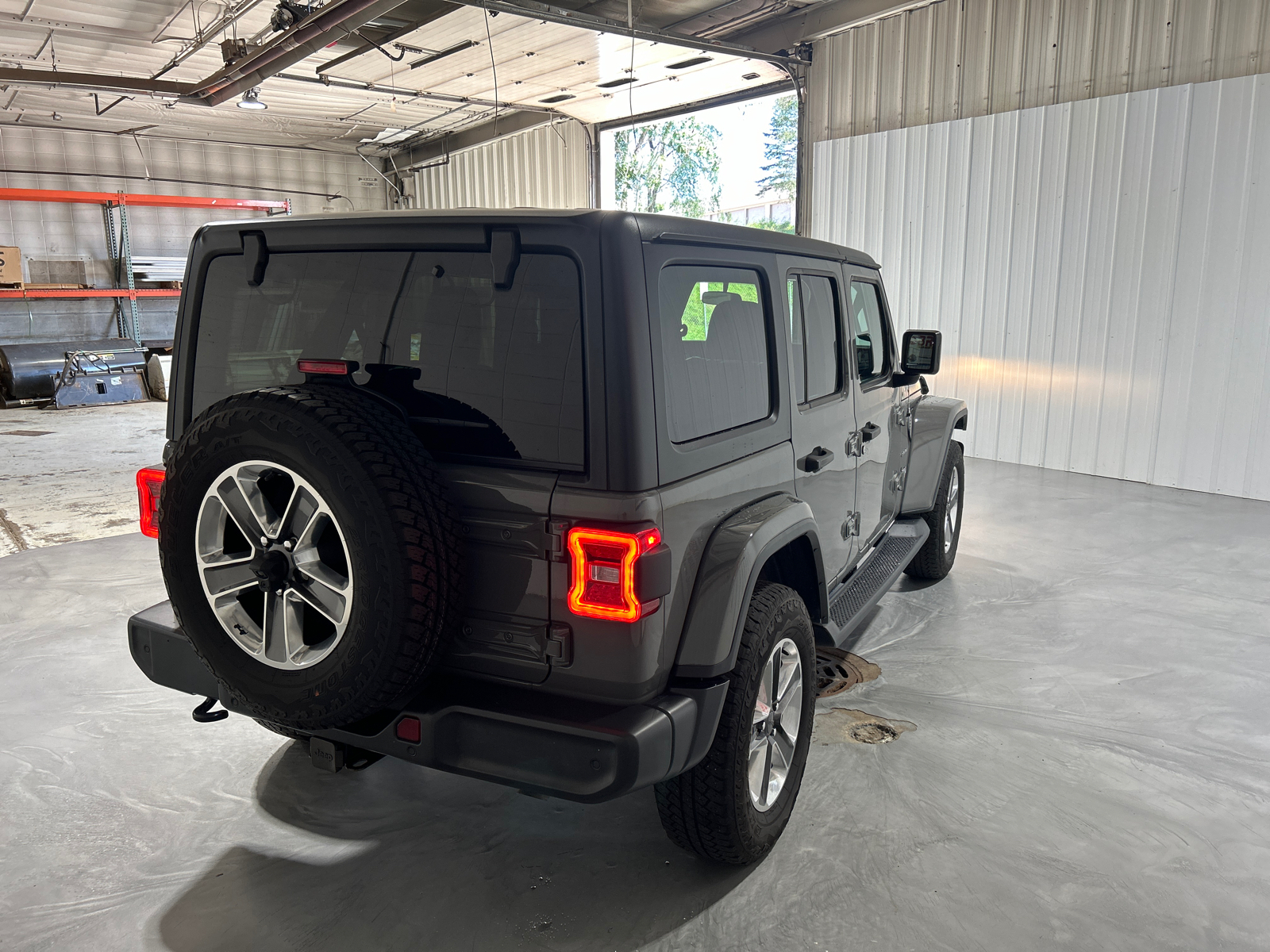 2019 Jeep Wrangler Sahara 5