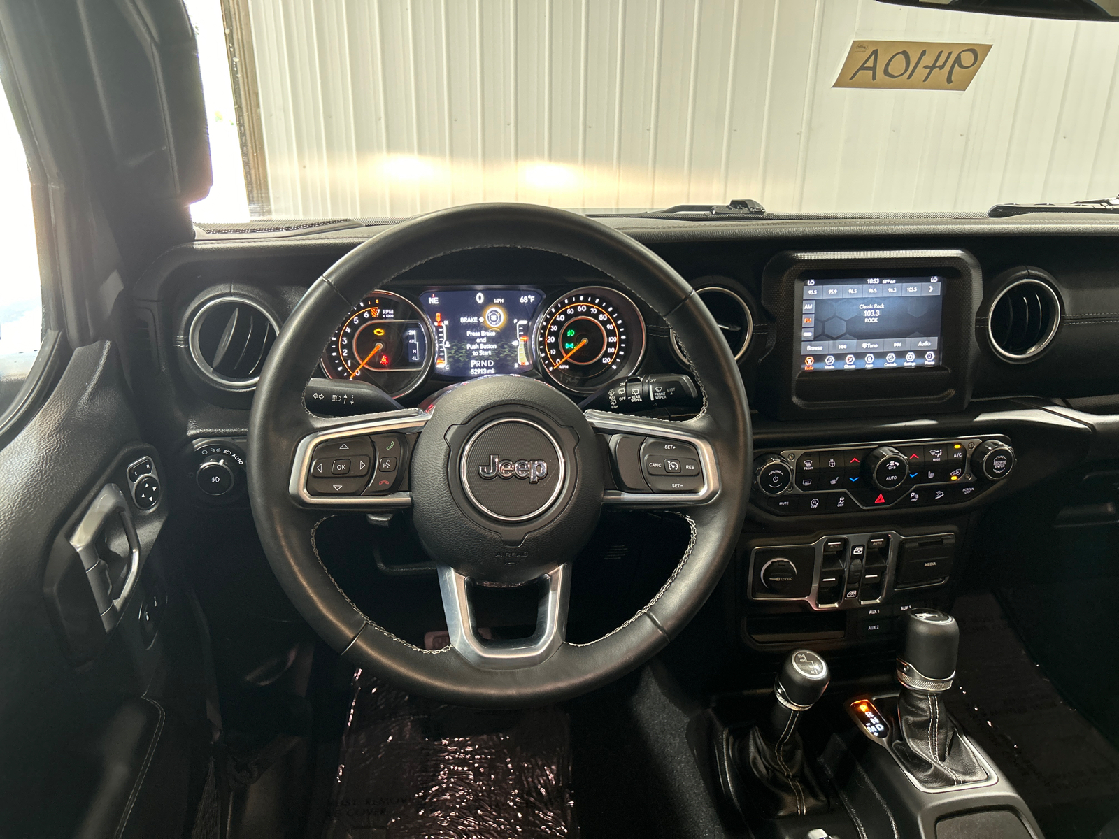 2019 Jeep Wrangler Sahara 20