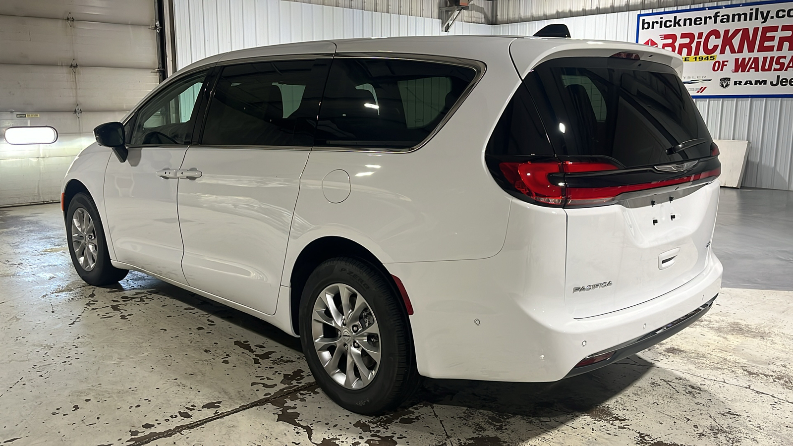 2024 CHRYSLER Pacifica Touring L 3