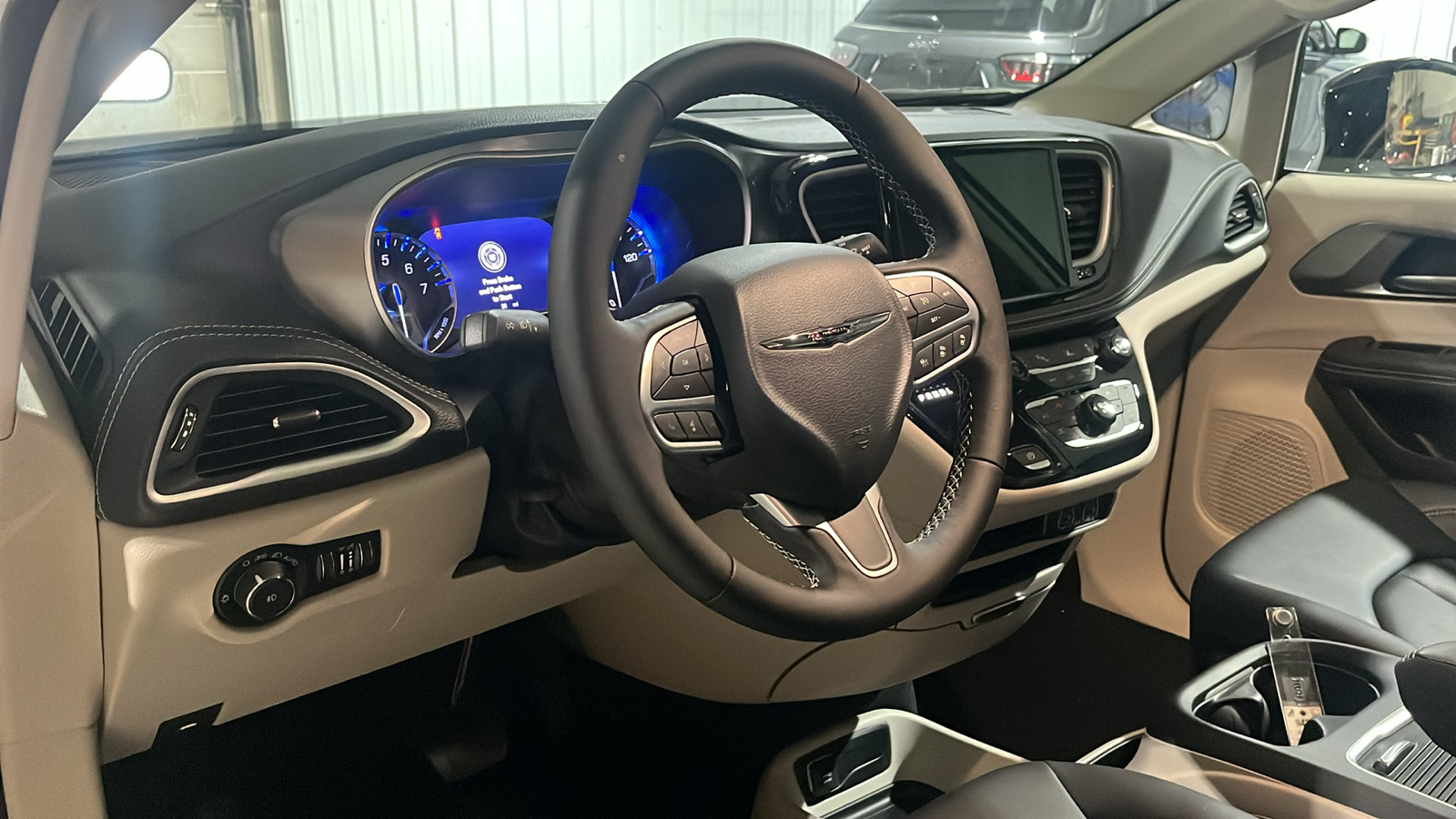 2024 CHRYSLER Pacifica Touring L 11