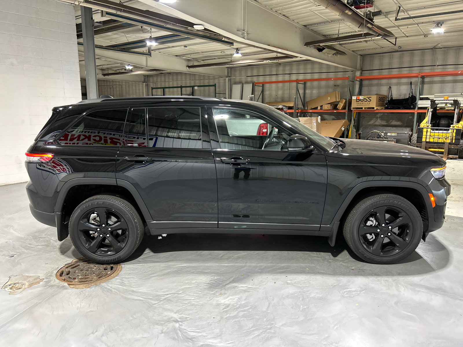 2023 Jeep Grand Cherokee Altitude 6