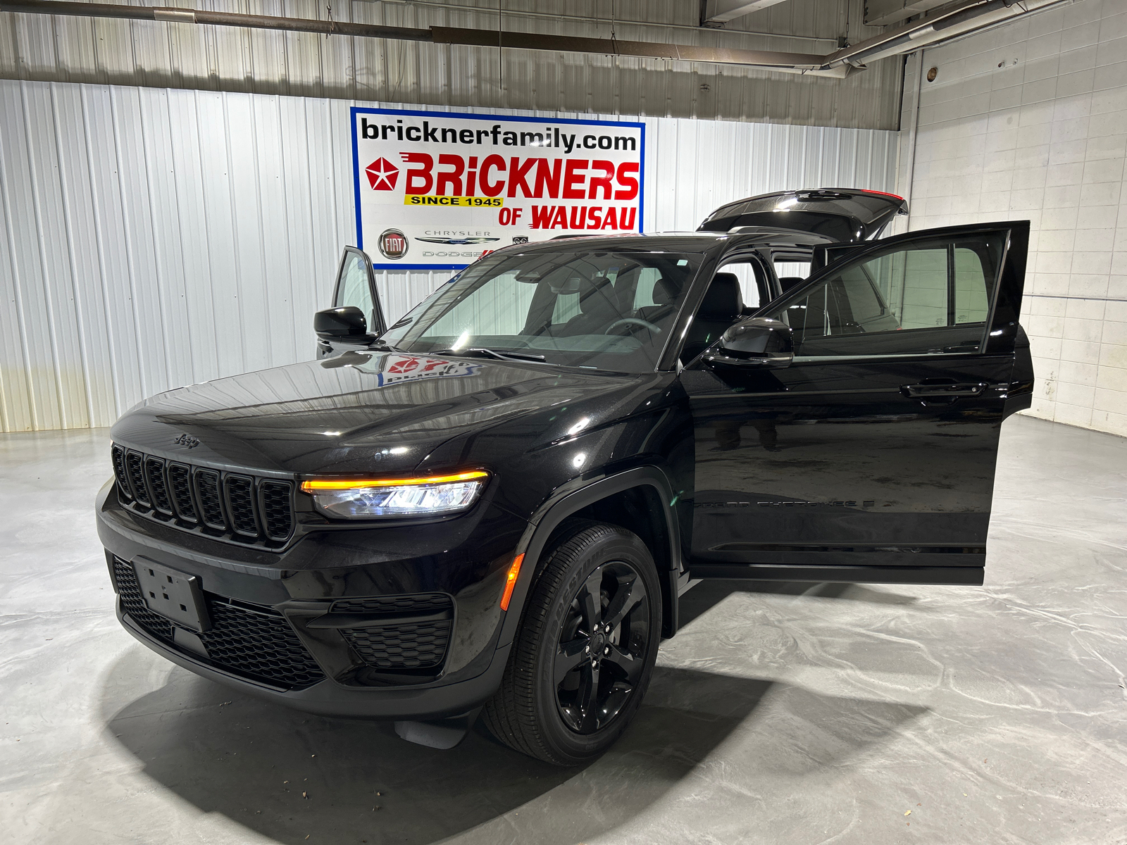 2023 Jeep Grand Cherokee Altitude 12