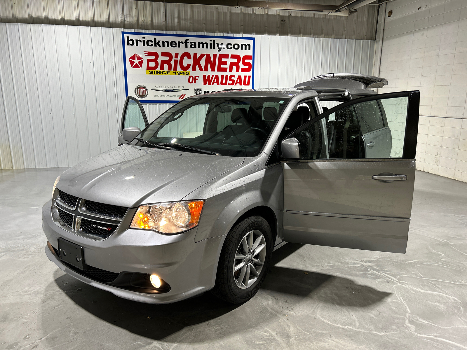 2015 Dodge Grand Caravan SXT Plus 11