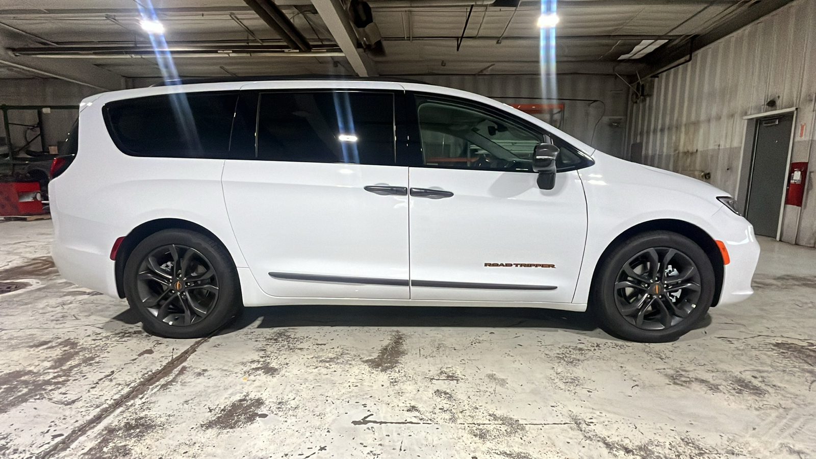 2024 CHRYSLER Pacifica Touring L 6