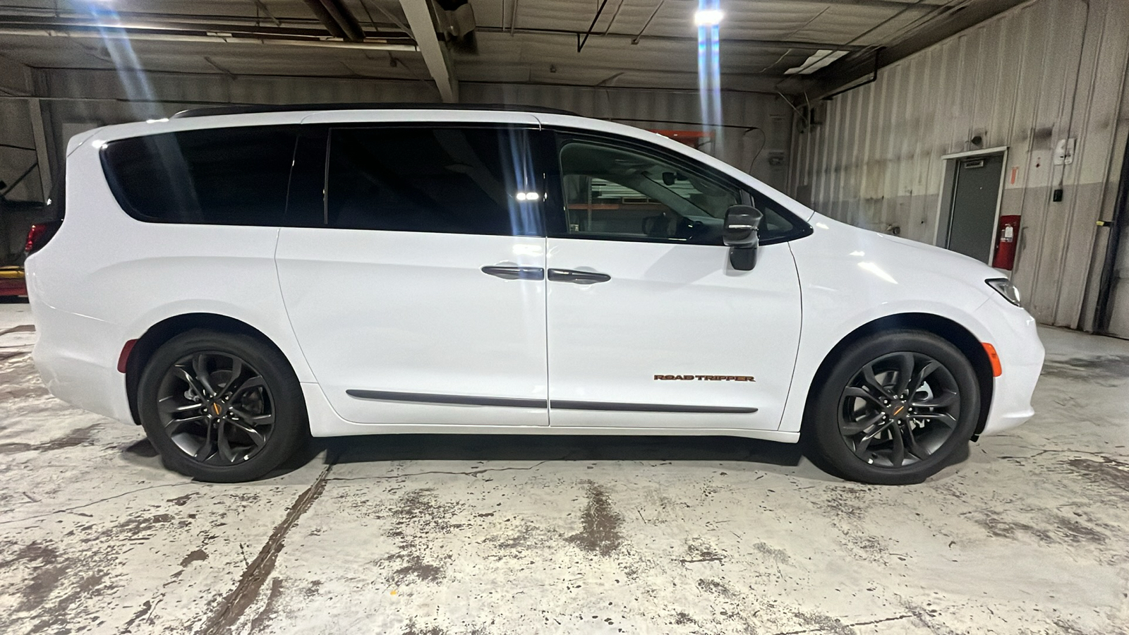 2024 Chrysler Pacifica Touring L 6