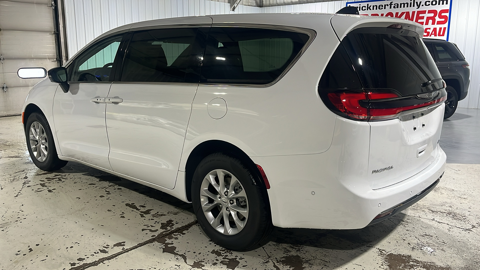 2024 CHRYSLER Pacifica Touring L 3