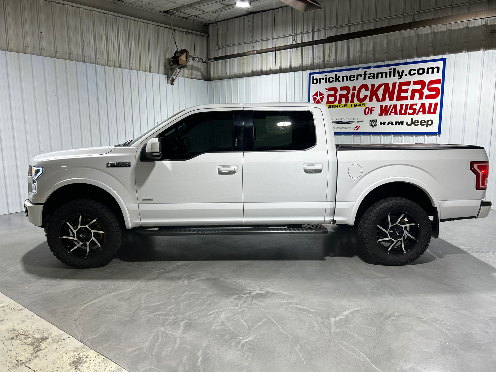 2015 Ford F-150 XLT 2