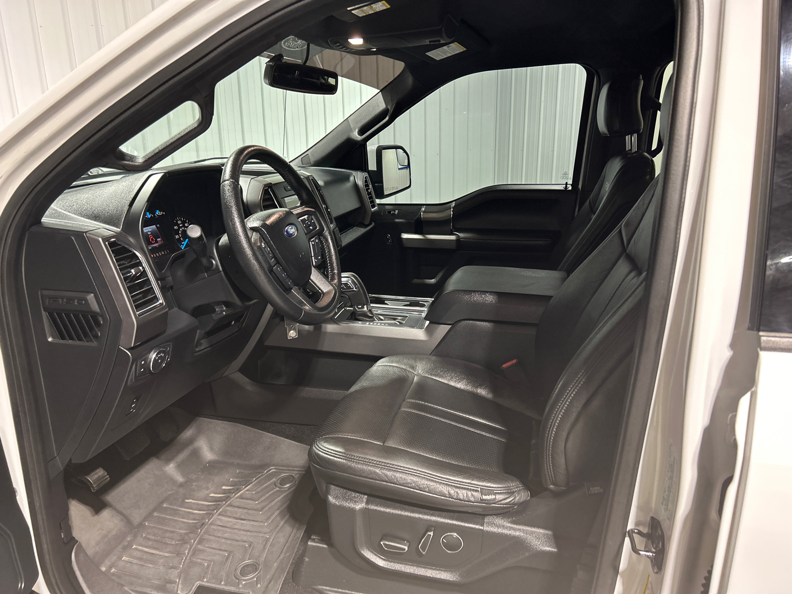 2015 Ford F-150 XLT 14