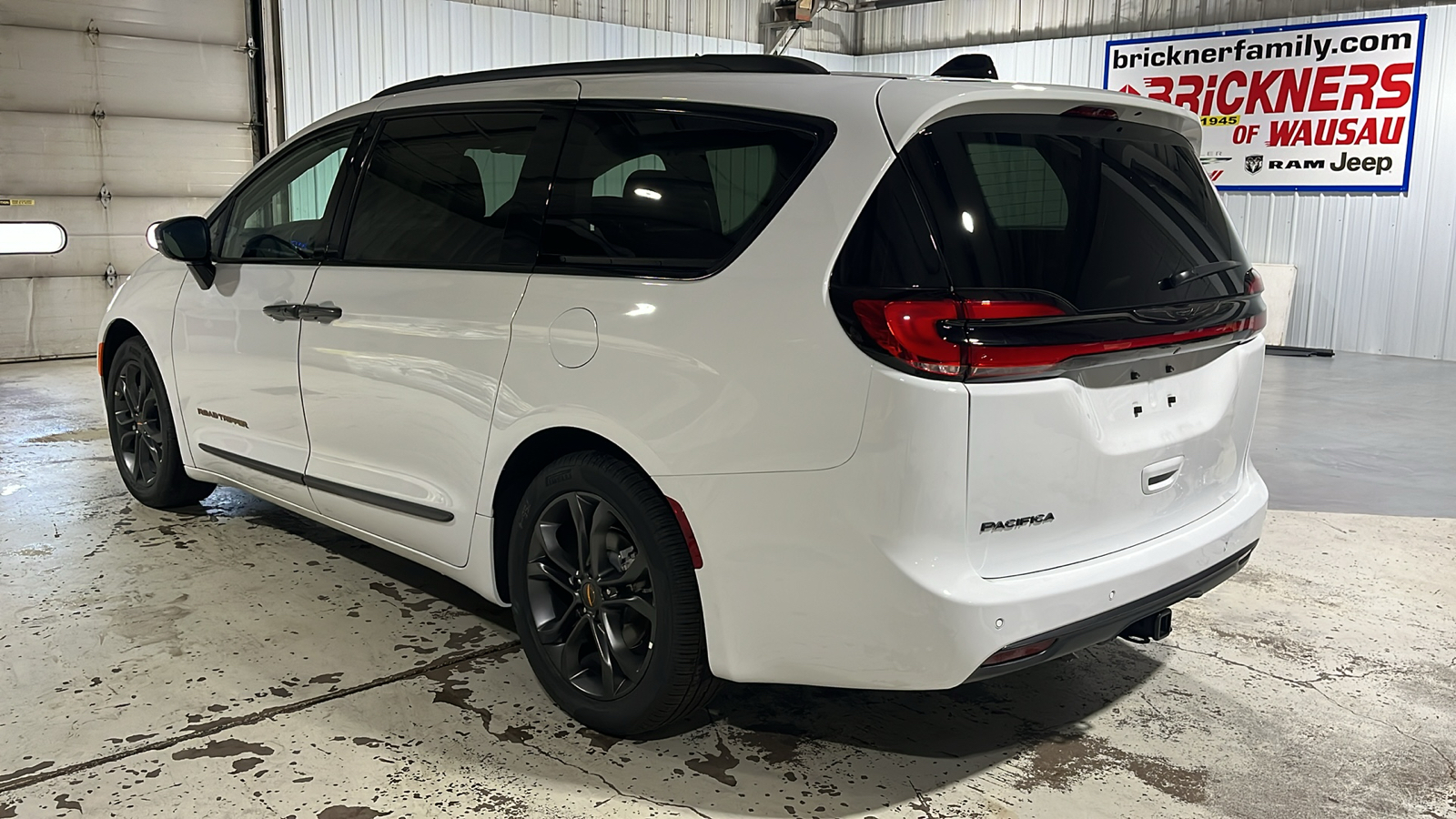 2024 CHRYSLER Pacifica Touring L 3