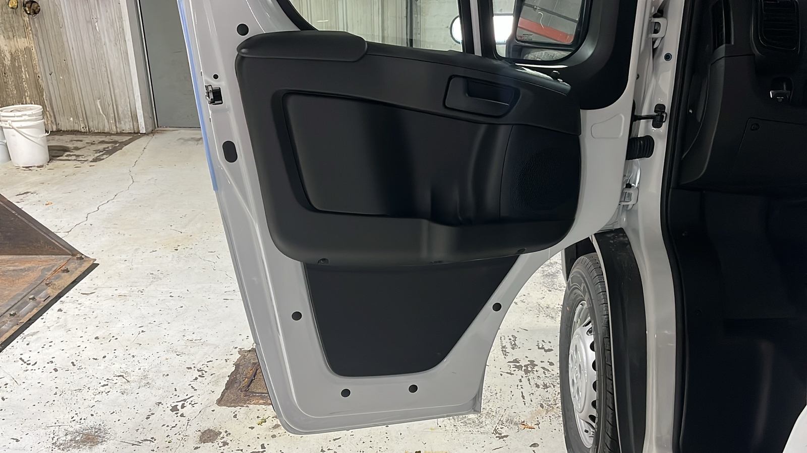 2025 Ram ProMaster 2500 Tradesman 9