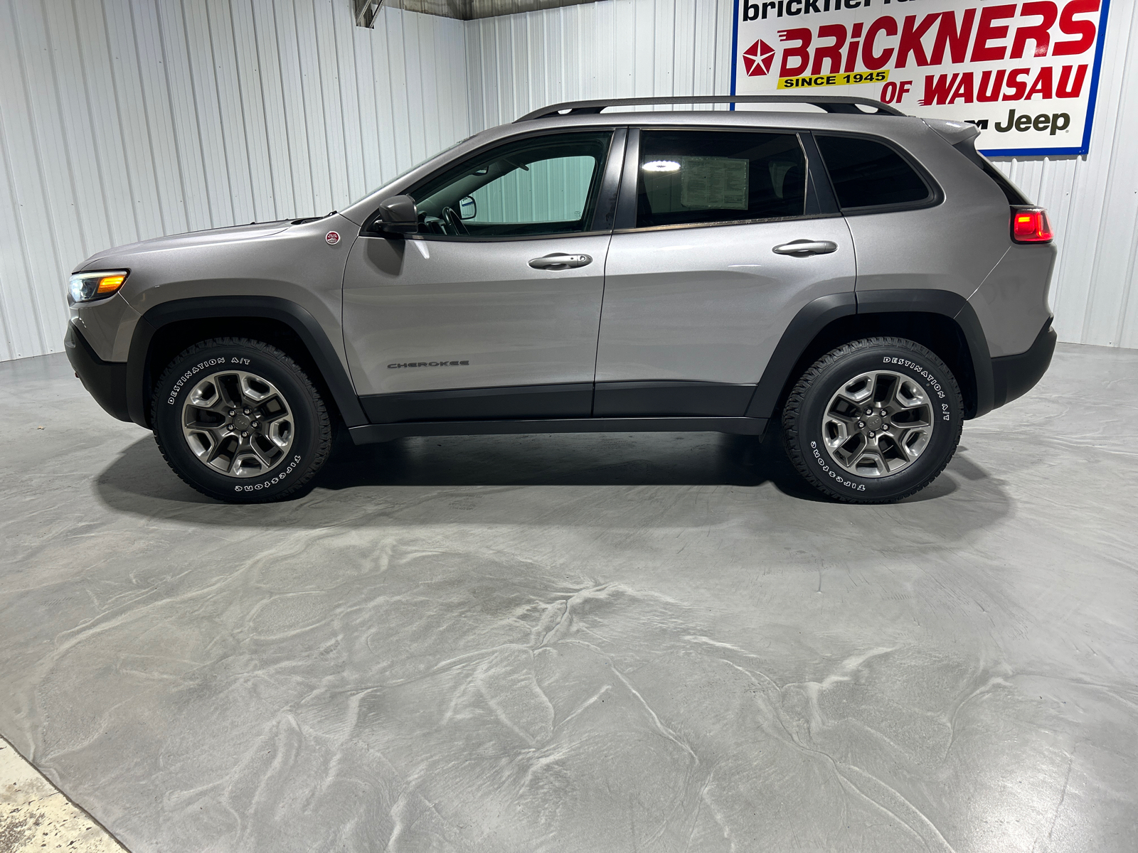 2019 Jeep Cherokee Trailhawk 2