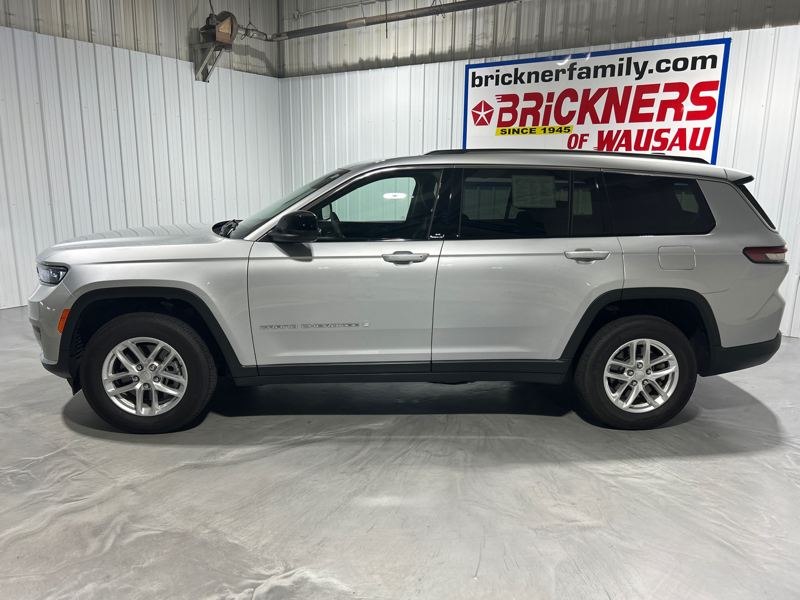 2023 Jeep Grand Cherokee L Laredo X 2