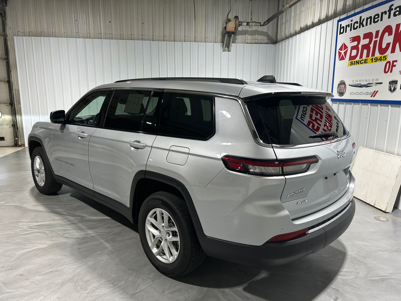 2023 Jeep Grand Cherokee L Laredo X 3