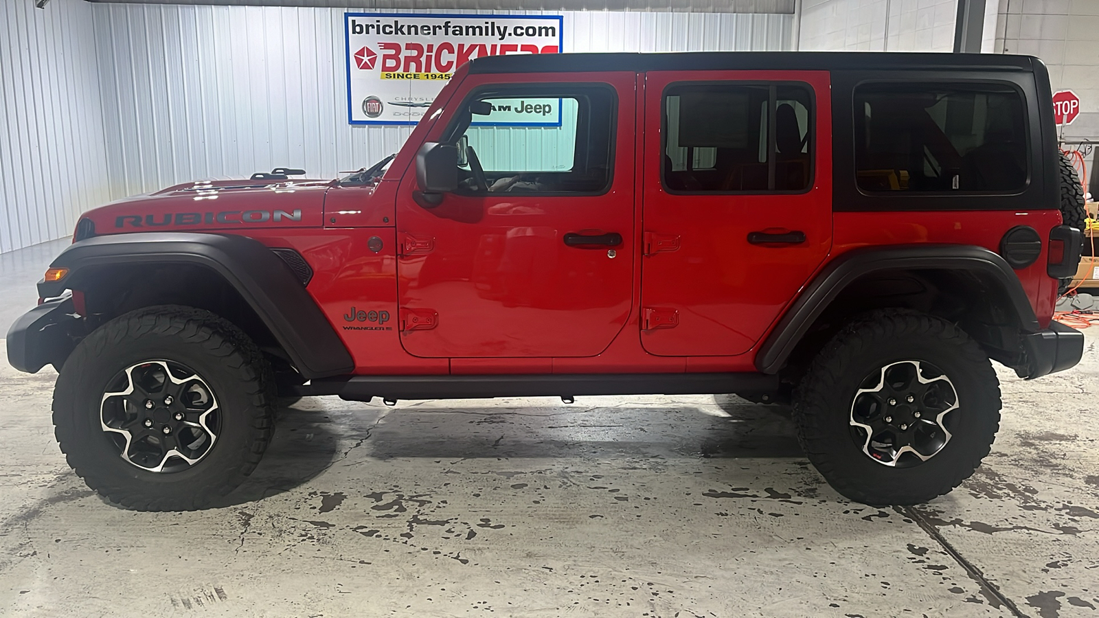 2023 Jeep Wrangler Rubicon 2