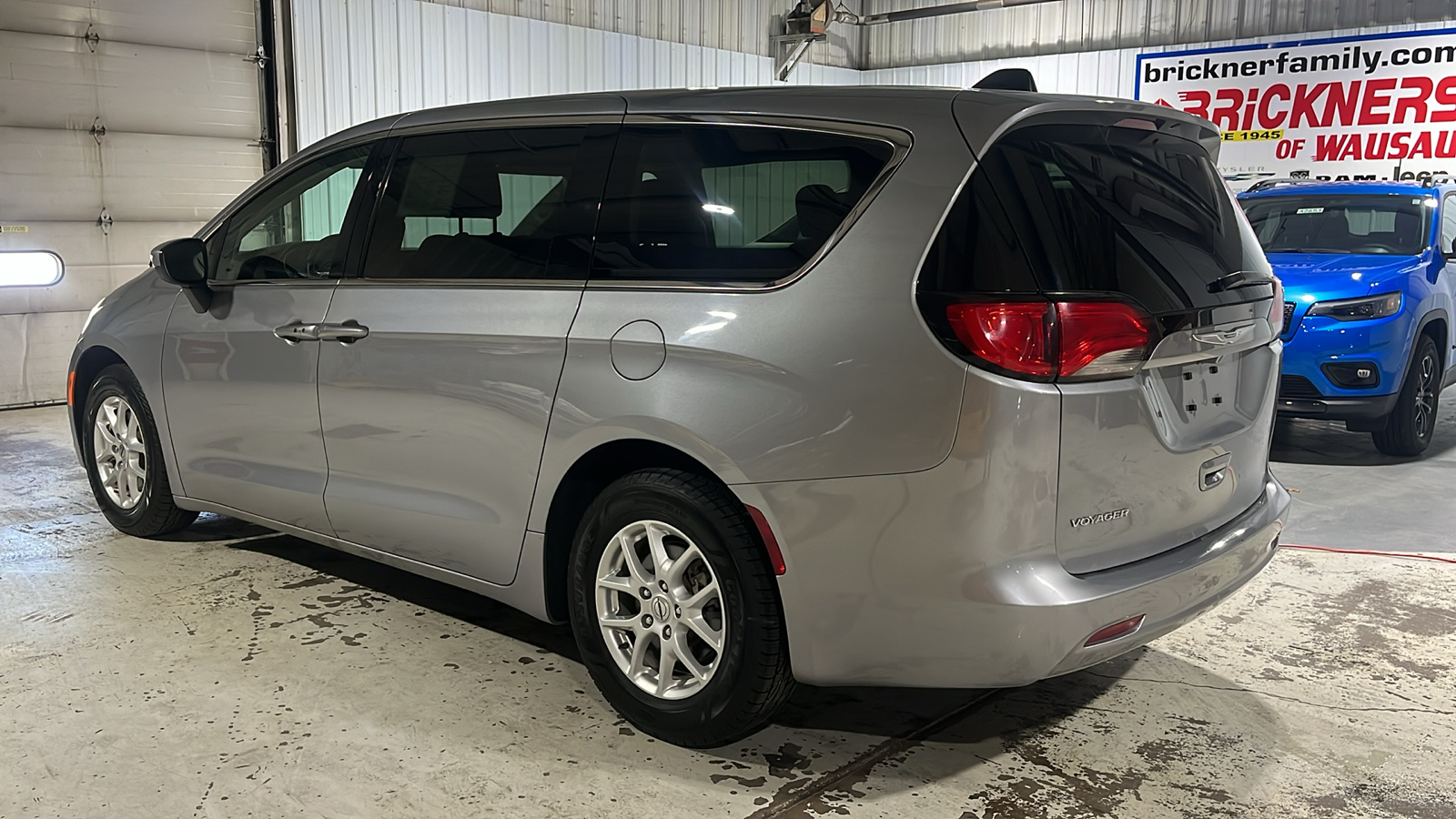 2021 Chrysler Voyager LX 3