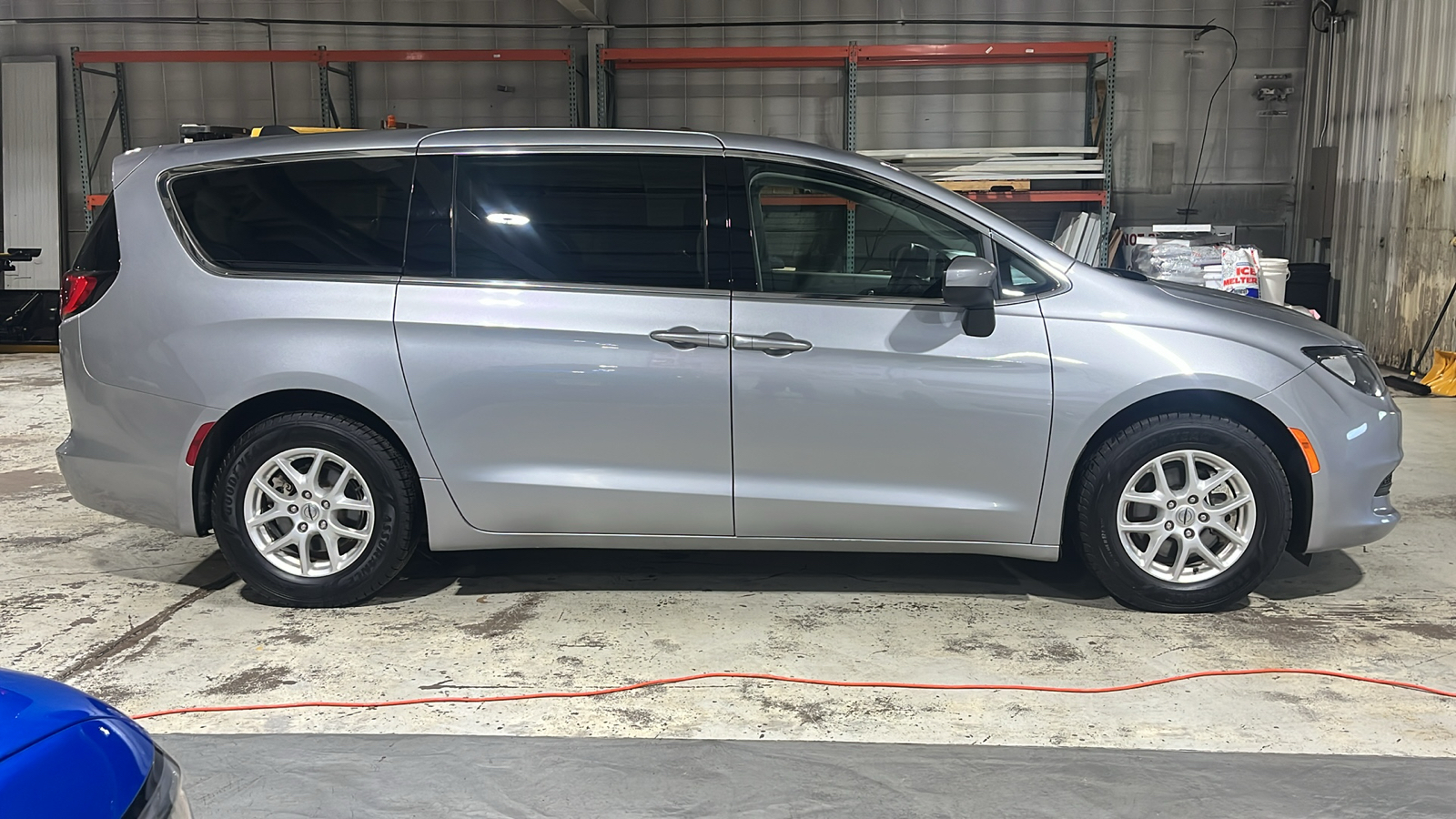 2021 Chrysler Voyager LX 6