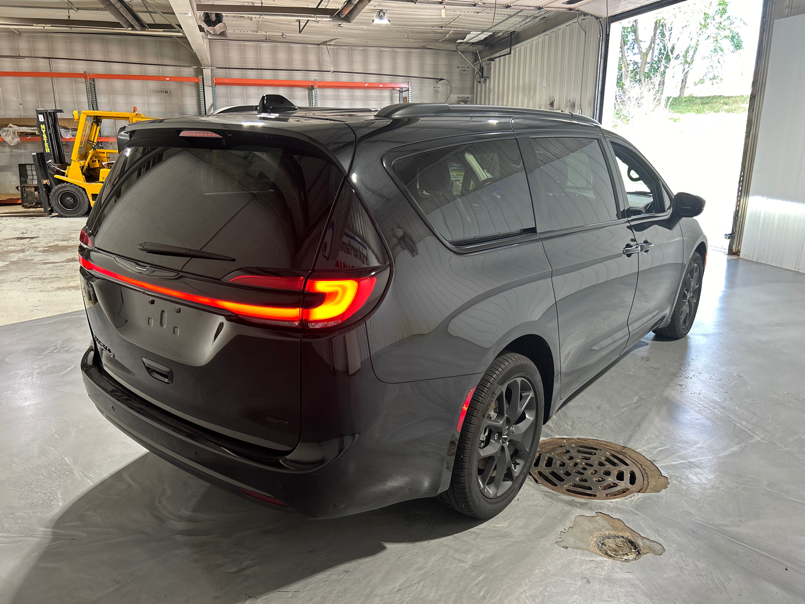 2023 Chrysler Pacifica Touring L 5