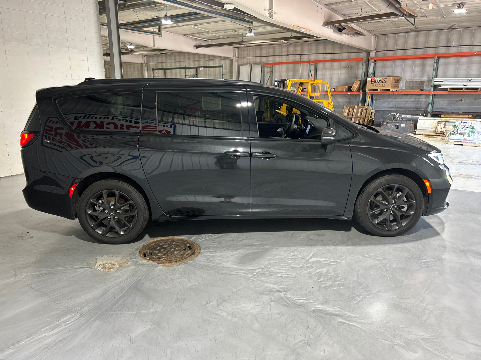 2023 Chrysler Pacifica Touring L 6