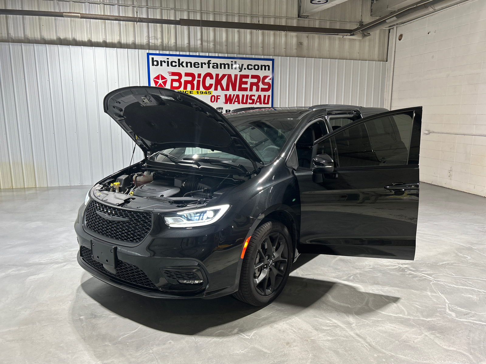 2023 Chrysler Pacifica Touring L 14