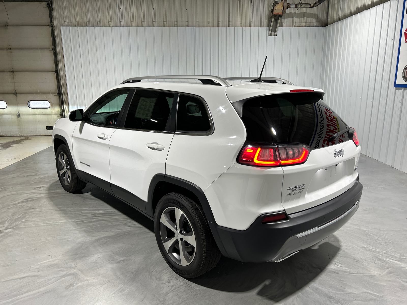 2020 Jeep Cherokee Limited 3