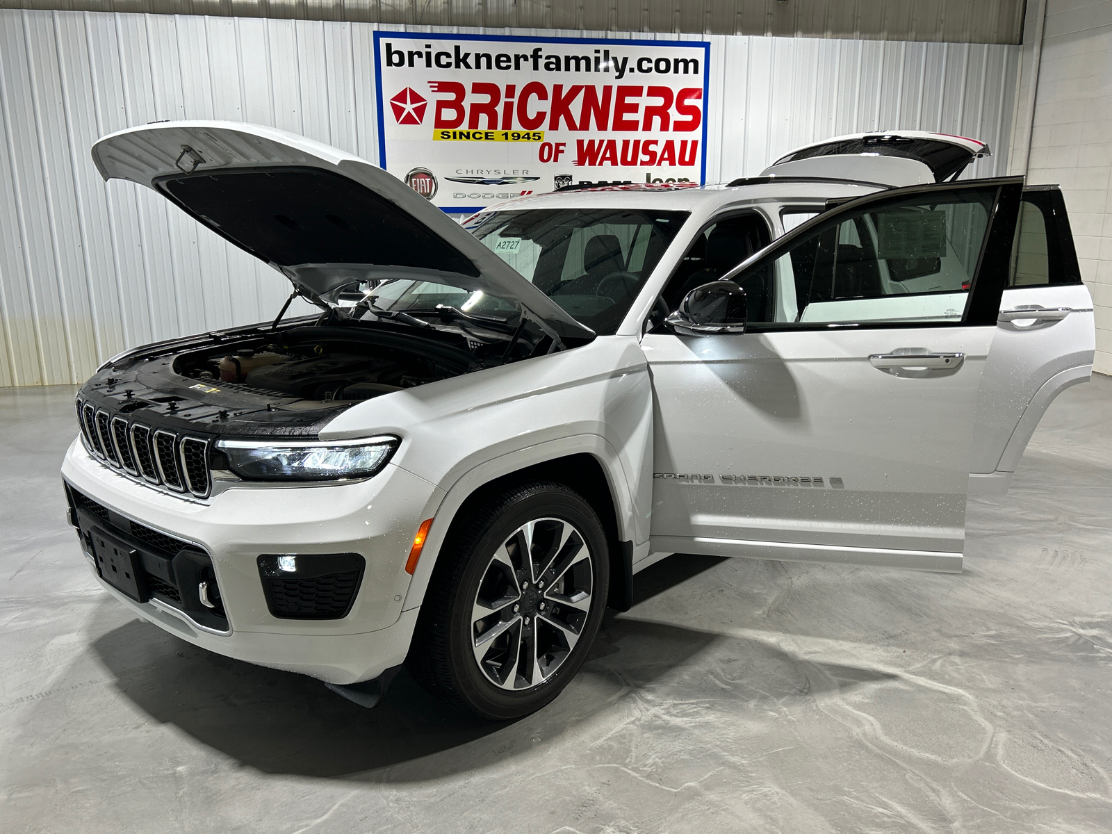 2023 Jeep Grand Cherokee L Overland 10