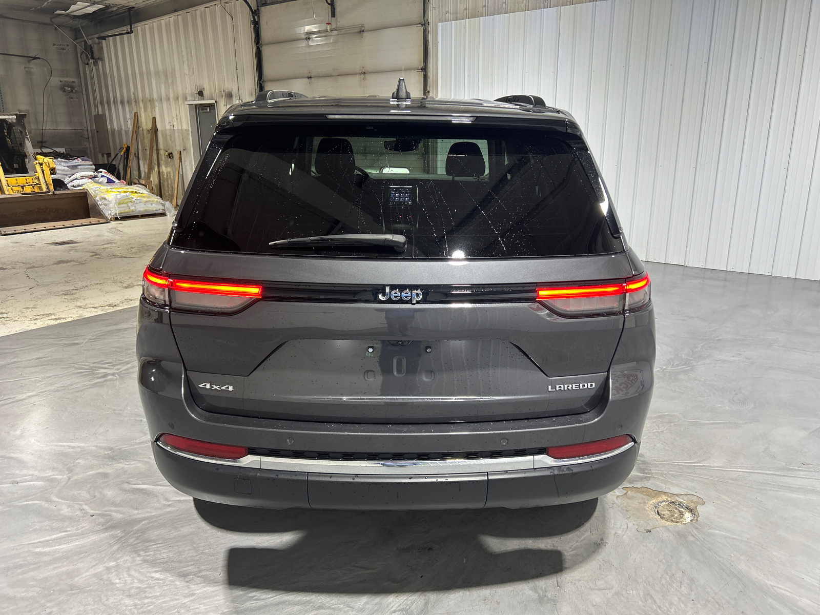 2023 Jeep Grand Cherokee Laredo 4