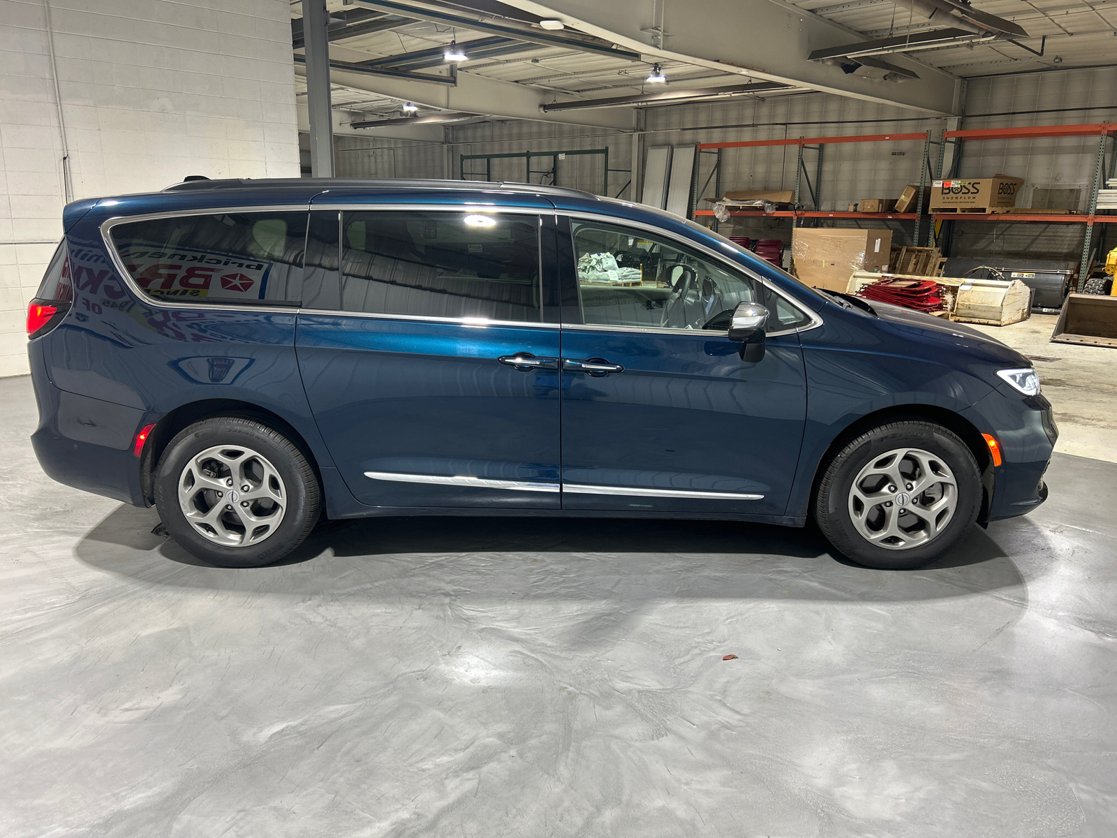 2023 Chrysler Pacifica Limited 6