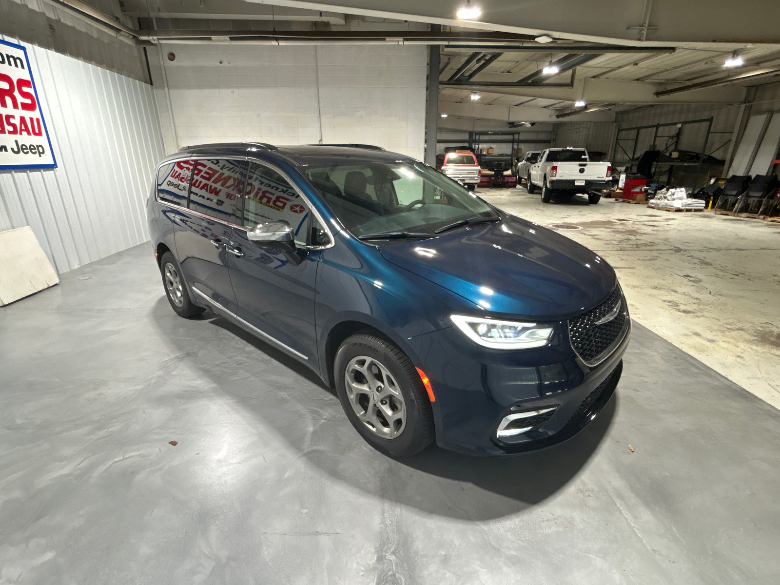 2023 Chrysler Pacifica Limited 7