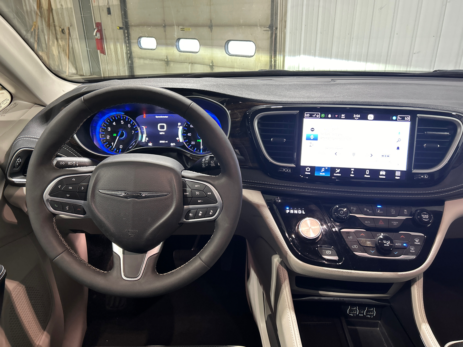 2023 Chrysler Pacifica Limited 23