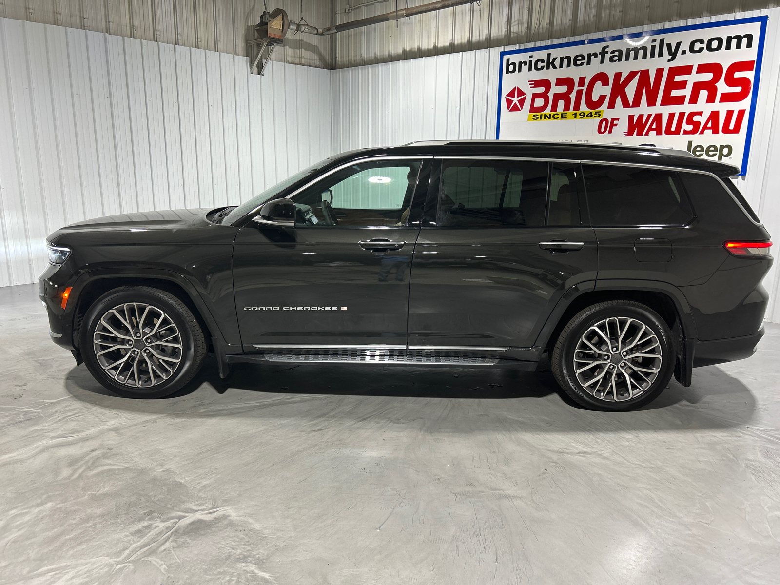 2023 Jeep Grand Cherokee L Summit 2