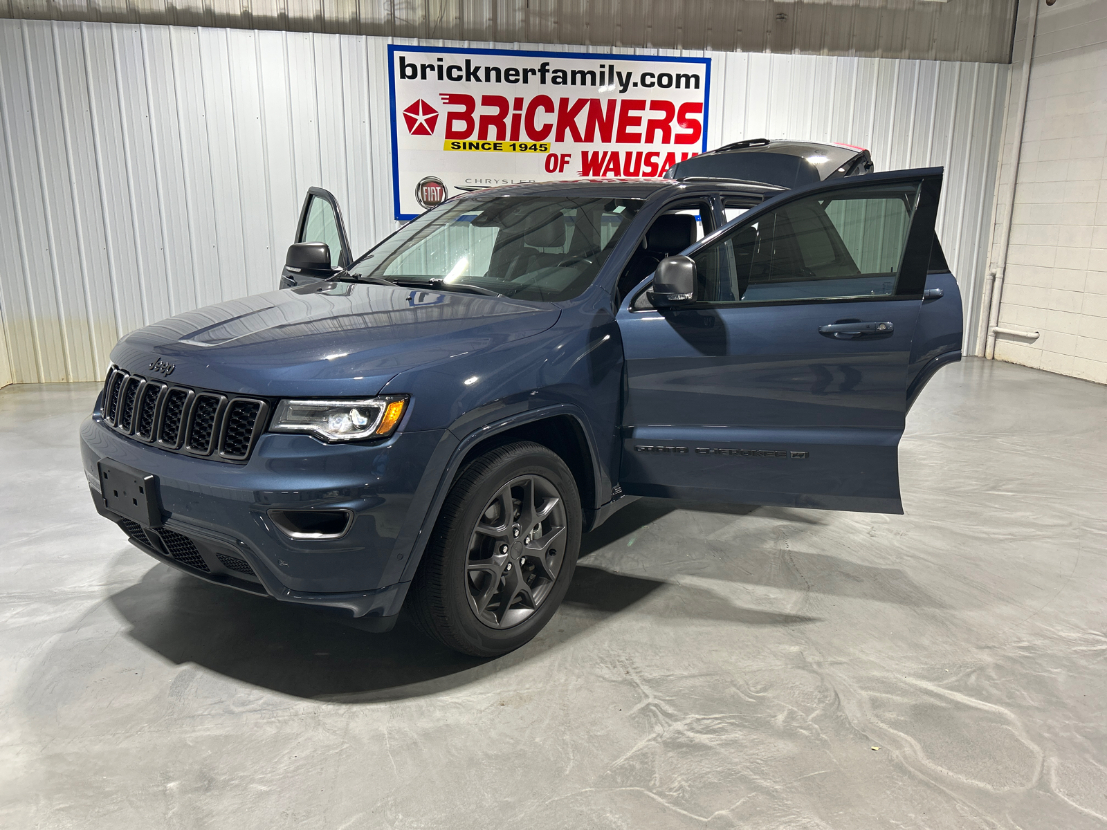 2021 Jeep Grand Cherokee 80th Anniversary 12