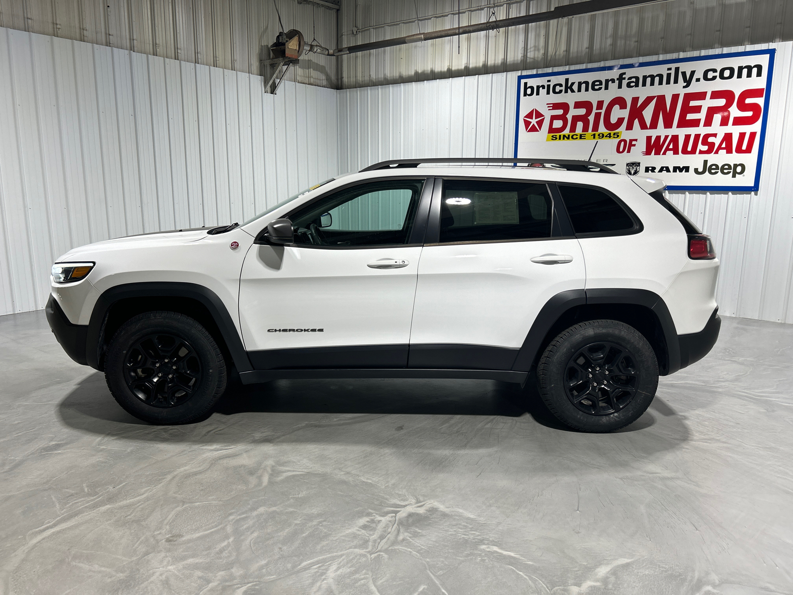 2021 Jeep Cherokee Trailhawk 2