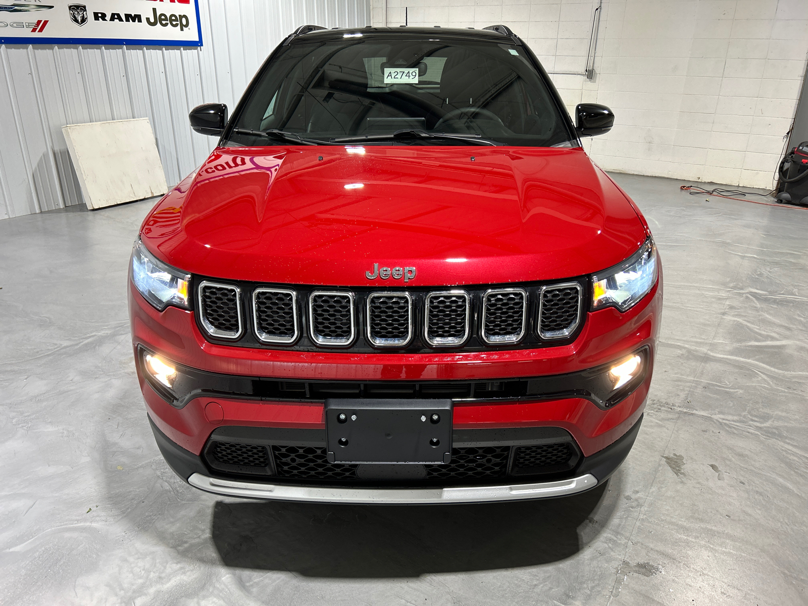 2023 Jeep Compass Limited 8