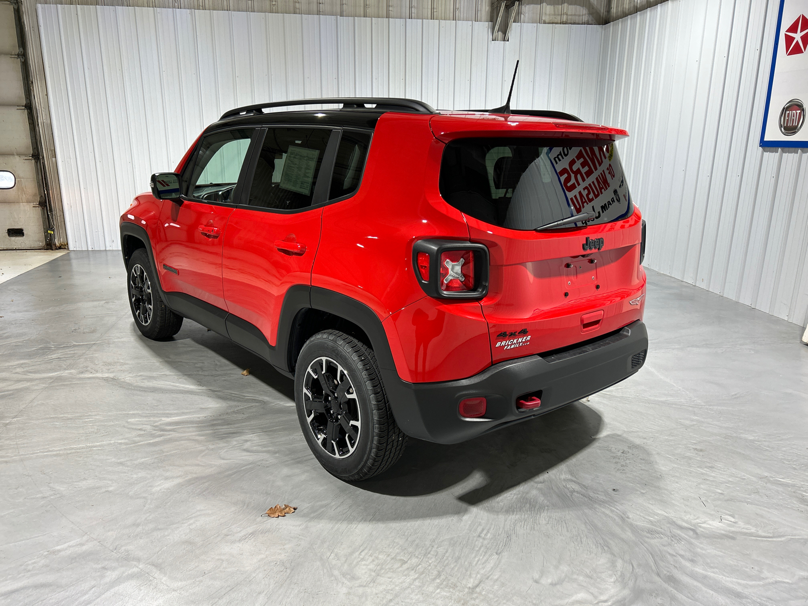 2023 Jeep Renegade Trailhawk 3