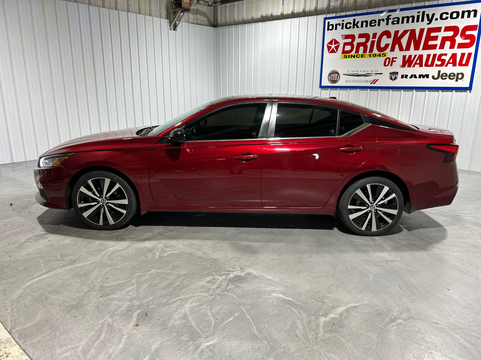 2021 Nissan Altima 2.5 SR 2