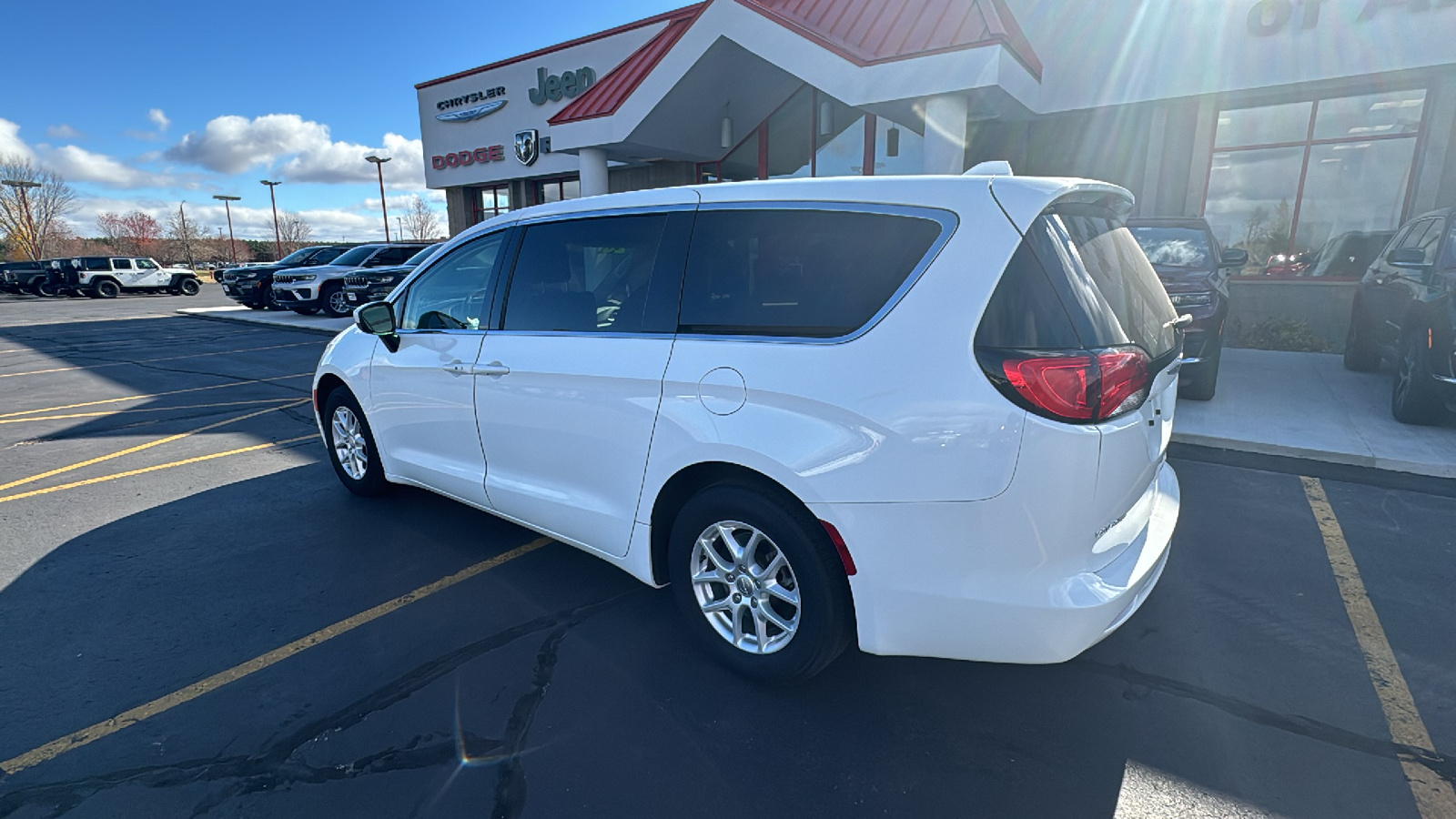 2020 Chrysler Voyager LX 8