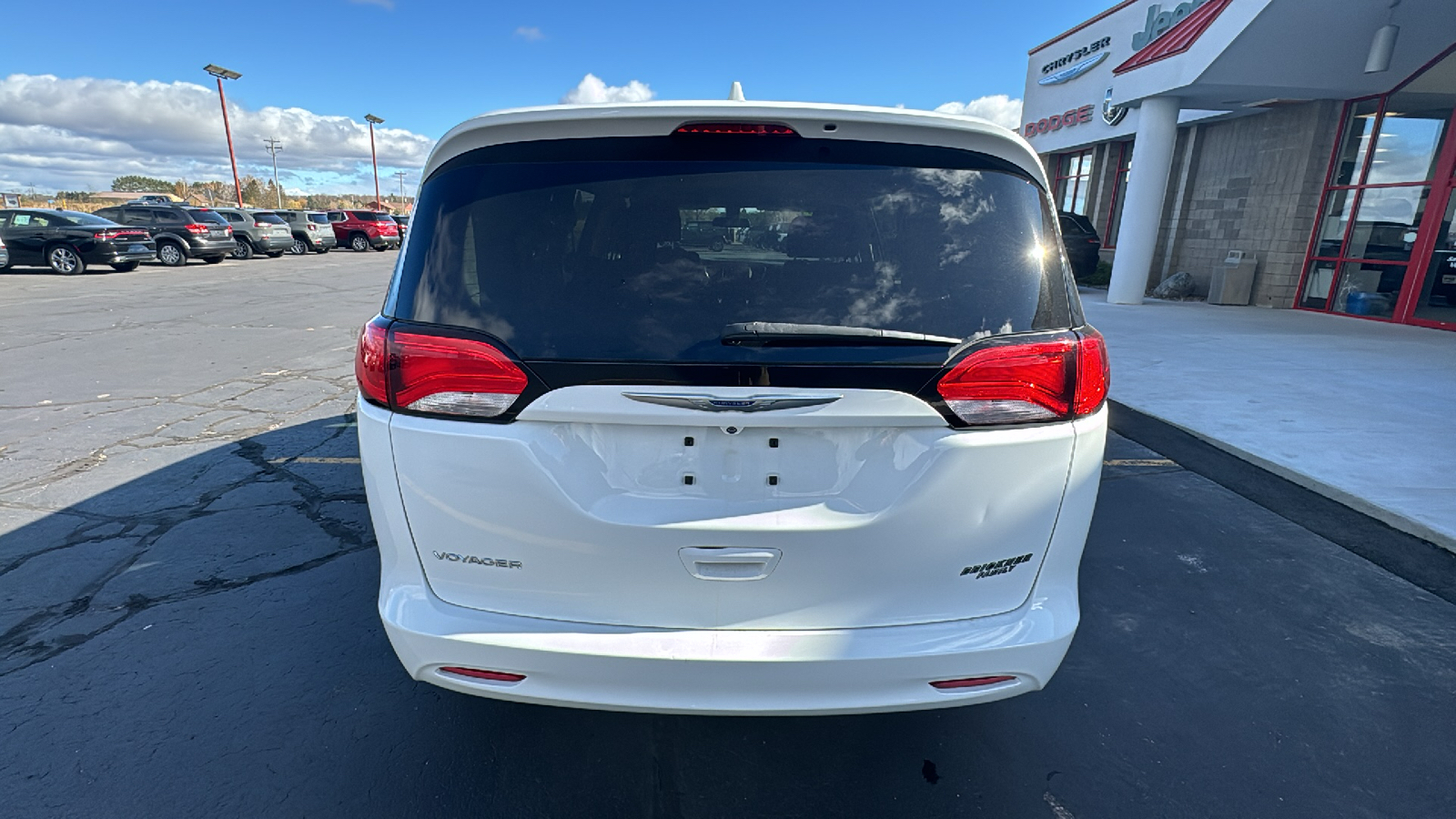 2020 Chrysler Voyager LX 9