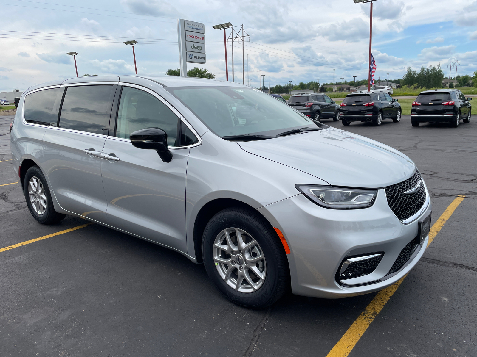 2024 Chrysler Pacifica Touring L 9
