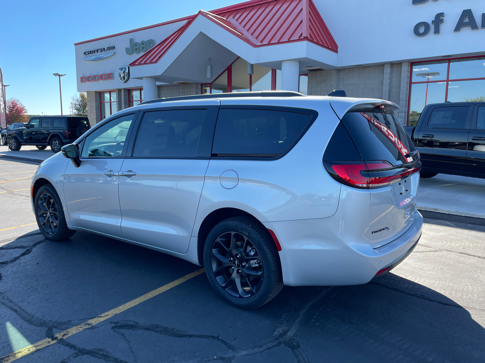 2024 Chrysler Pacifica Touring L 5