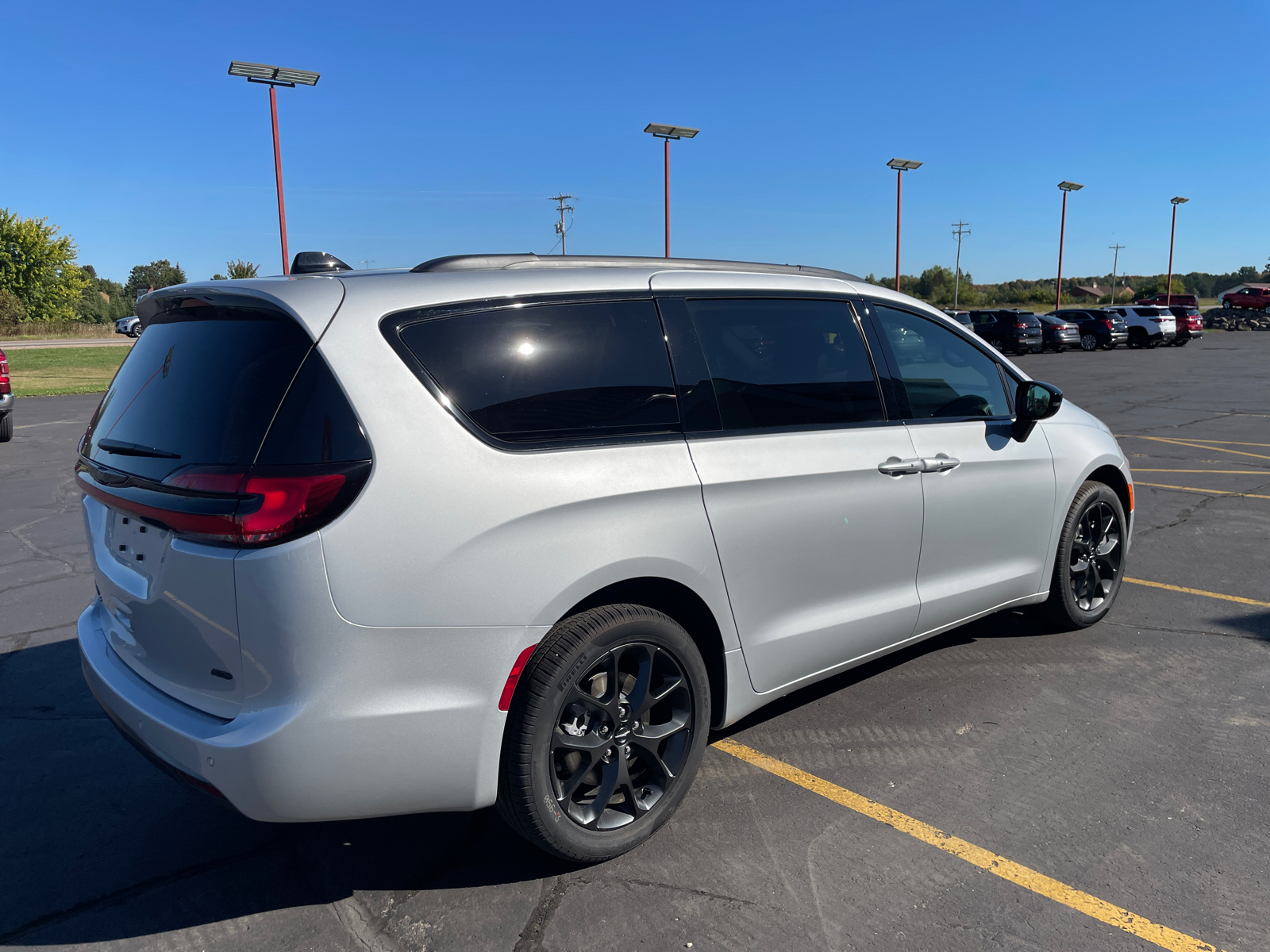 2024 Chrysler Pacifica Touring L 9