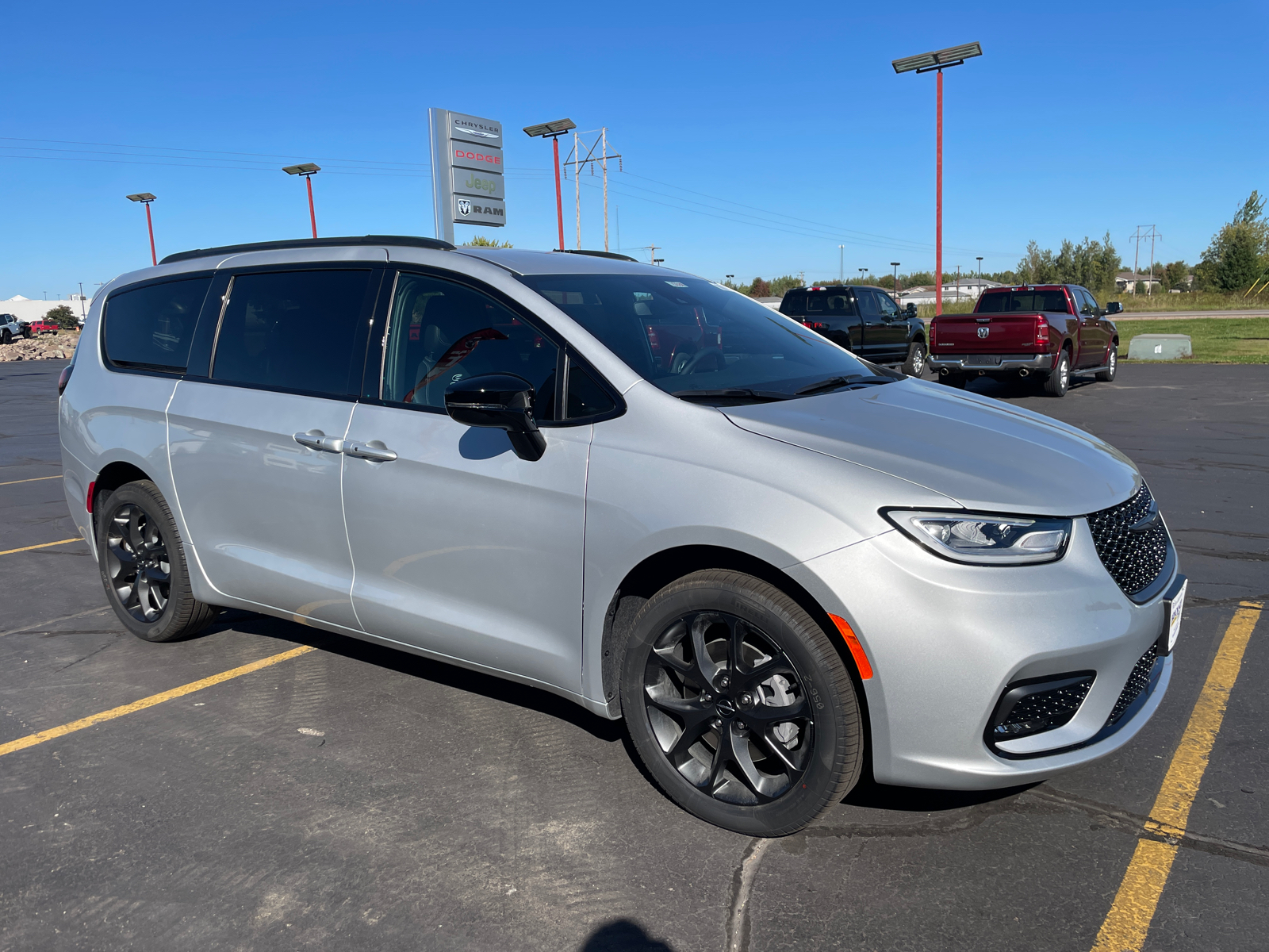 2024 Chrysler Pacifica Touring L 11