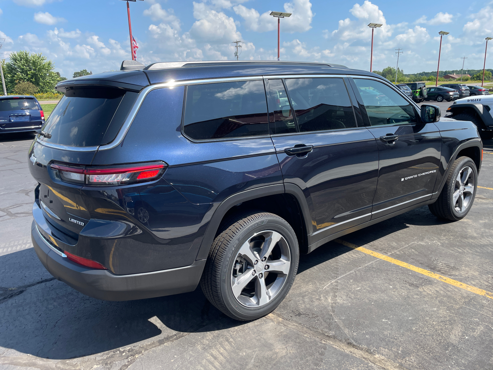 2024 Jeep Grand Cherokee L Limited 8