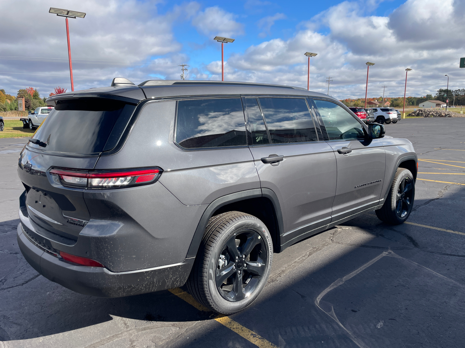 2025 Jeep Grand Cherokee L Limited 8