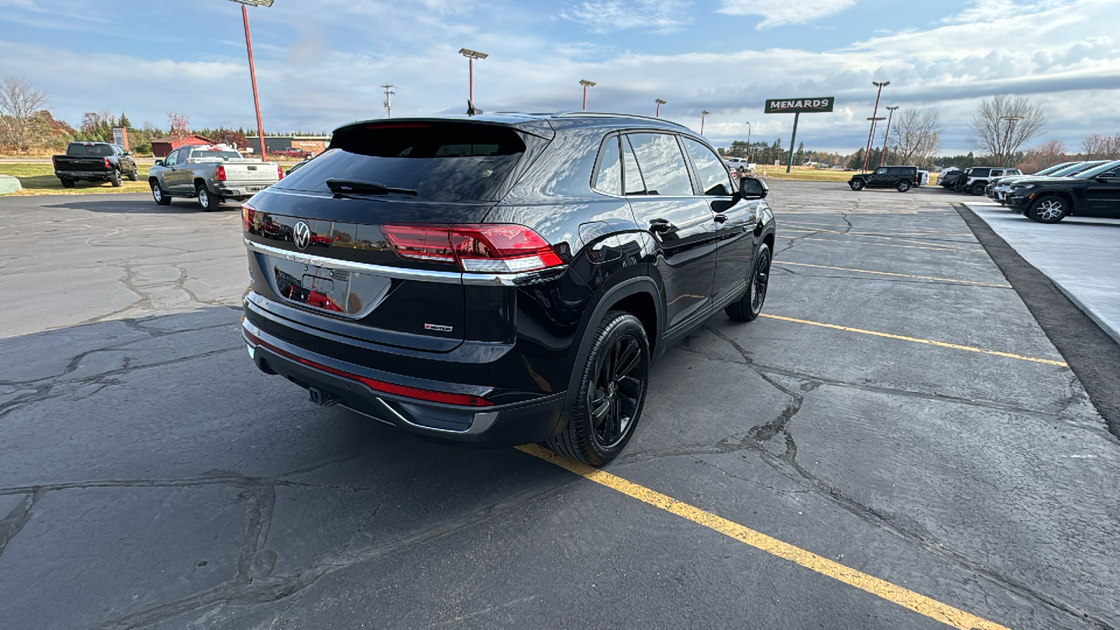 2022 Volkswagen Atlas Cross Sport 3.6L V6 SE w/Technology AWD 7